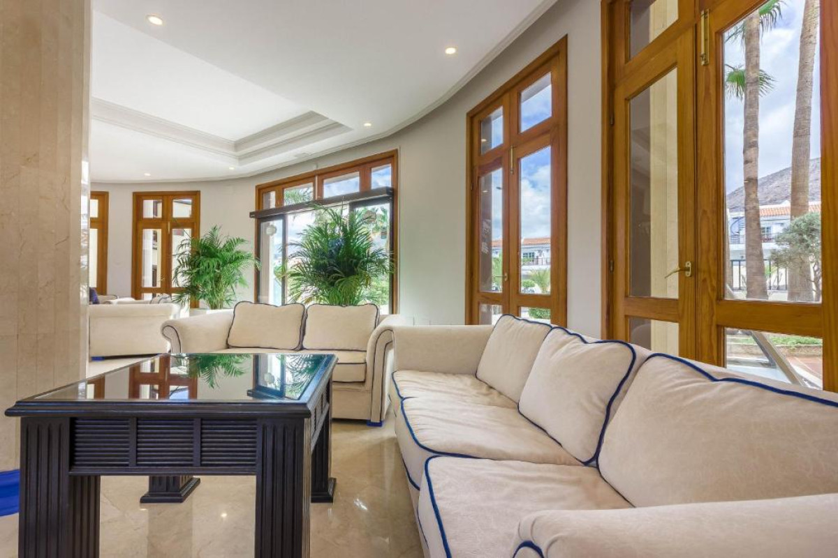 Klayman Olivina Aparthotel