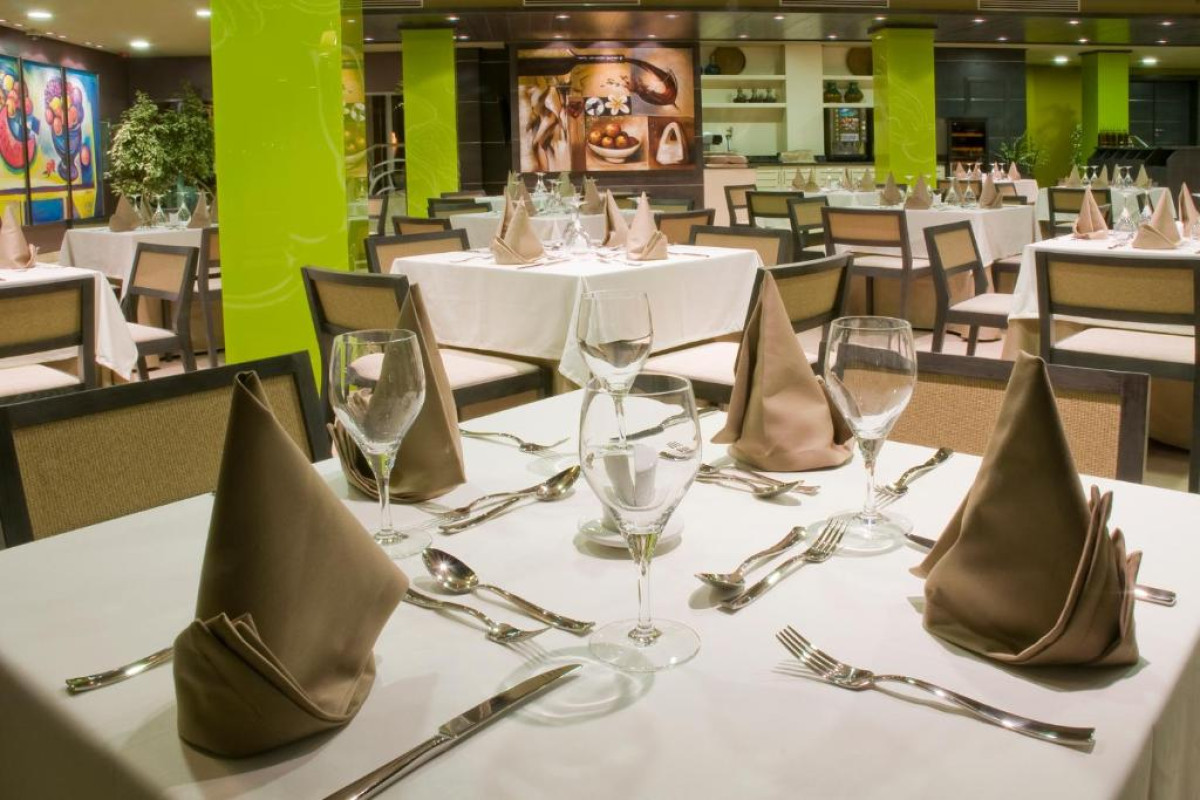 KN Arenas del Mar Beach & Spa Hotel