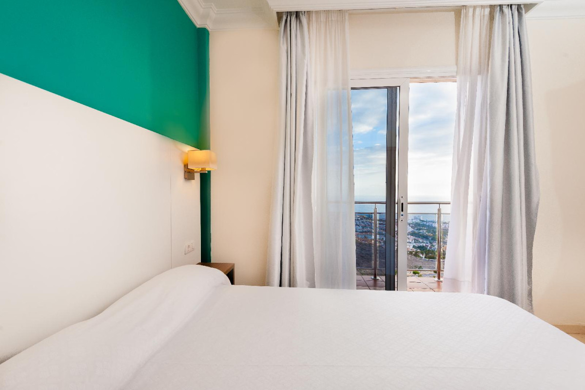 KN PANORAMICA HEIGHTS APART-HOTEL