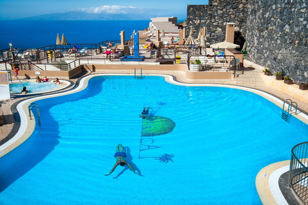 KN PANORAMICA HEIGHTS APART-HOTEL