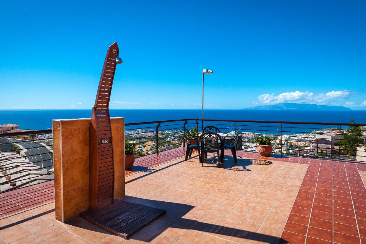KN PANORAMICA HEIGHTS APART-HOTEL