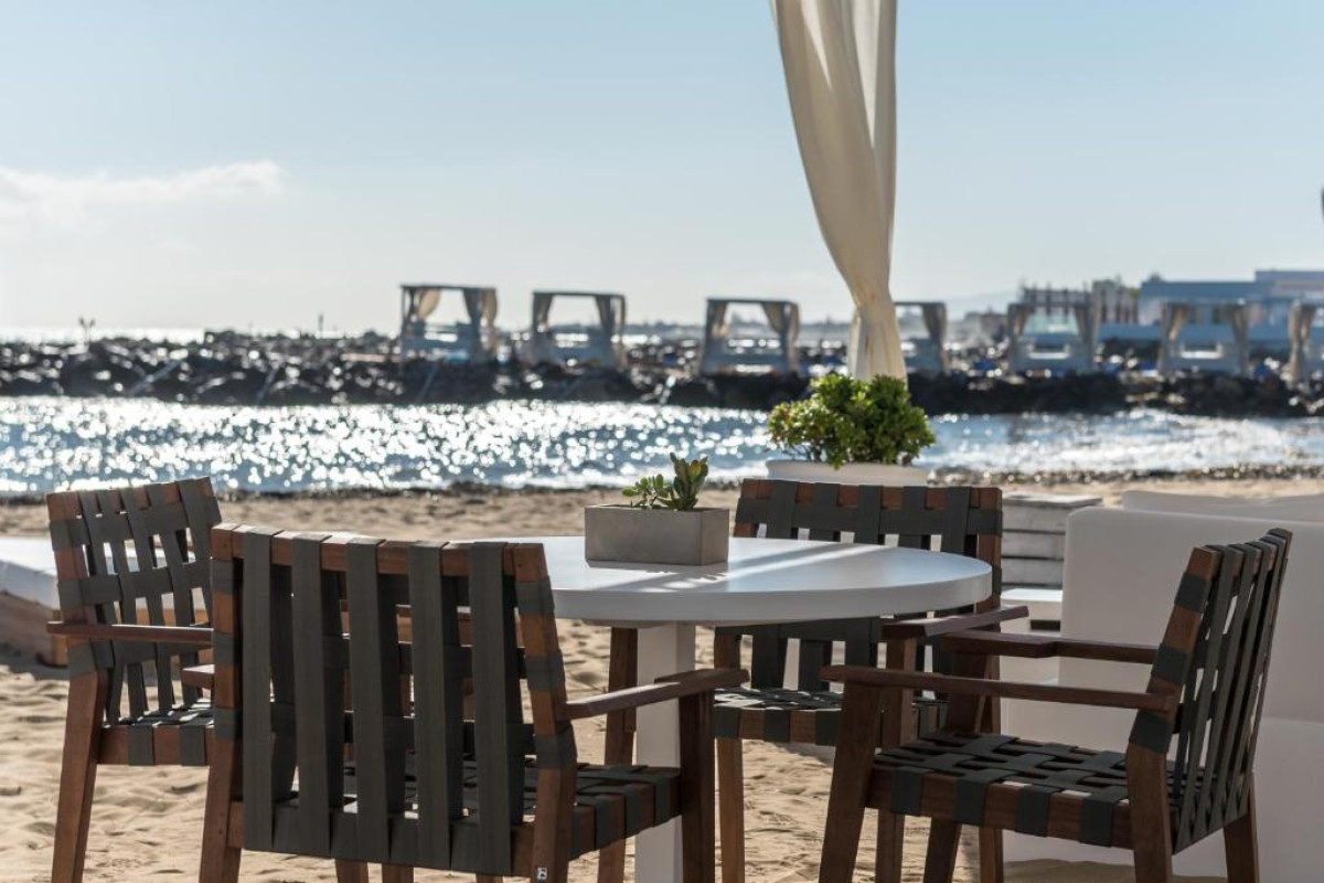 KNOSSOS BEACH BUNGALOWS (RO) - KOKKINI HANI