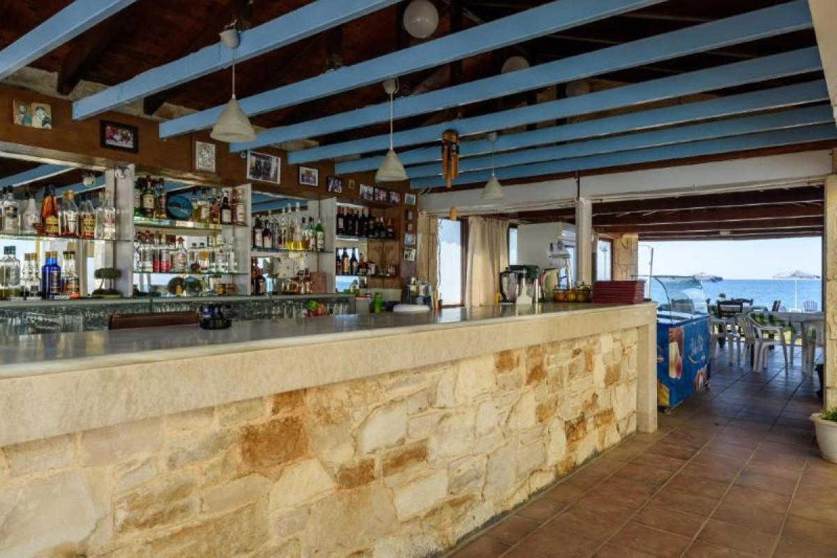 KOSTAKIS BEACH APARTMENTS