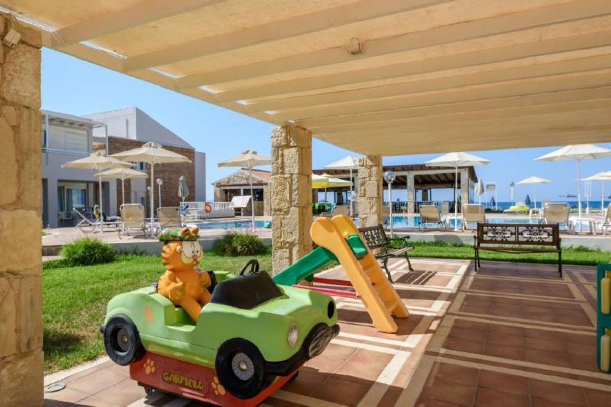 KOSTAKIS BEACH APARTMENTS