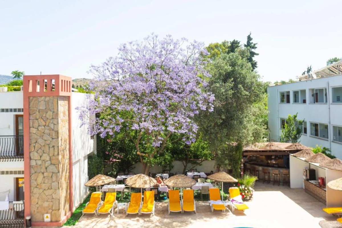 KRISS HOTEL