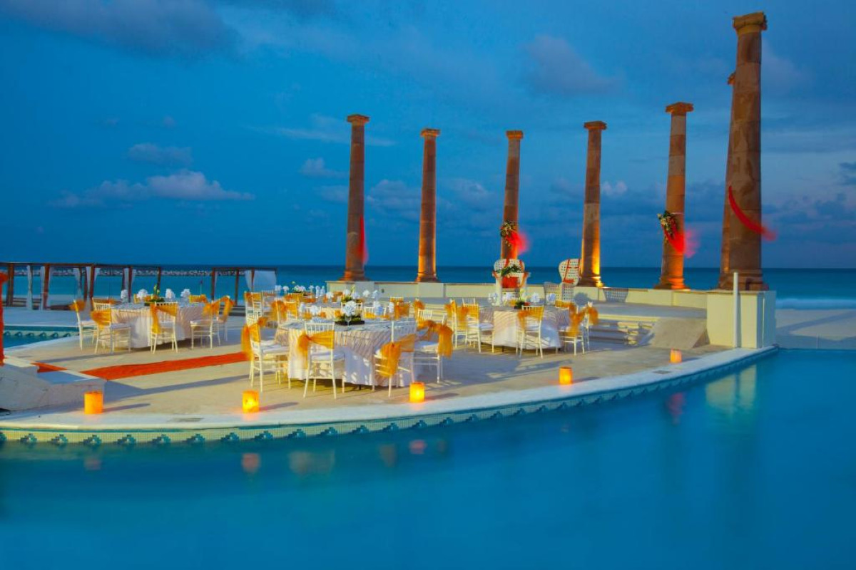 Krystal Resort Cancun