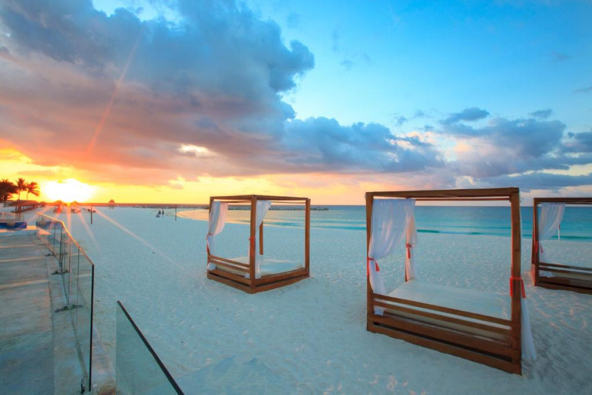 Krystal Resort Cancun