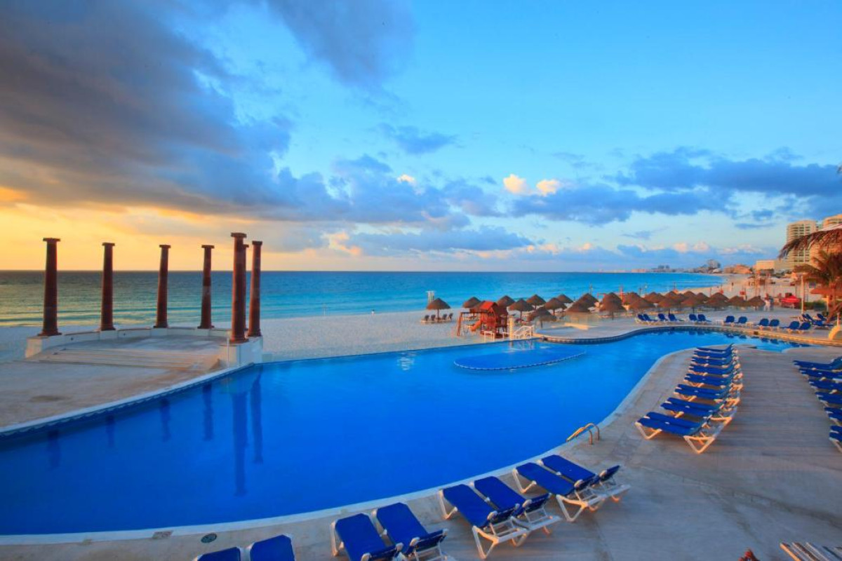 Krystal Resort Cancun