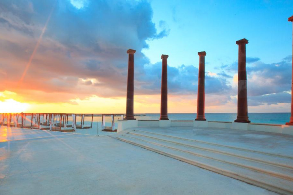 Krystal Resort Cancun