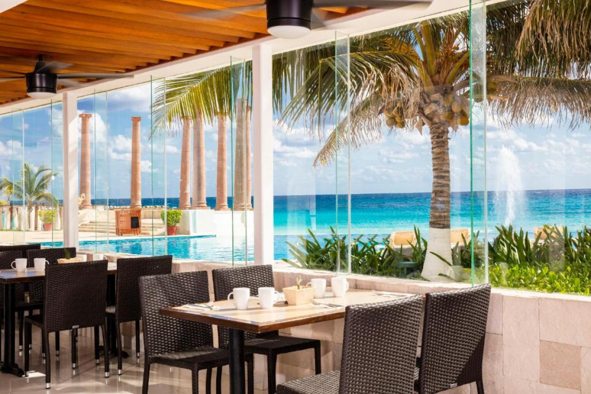 Krystal Resort Cancun