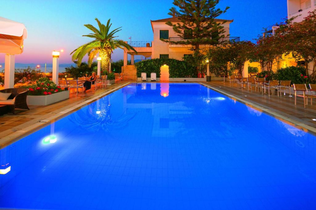 Kyparissia Beach