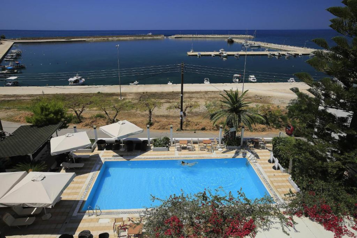 Kyparissia Beach