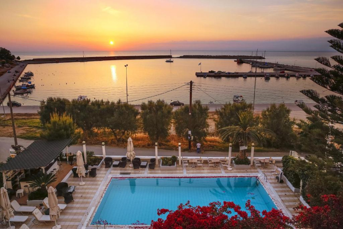 Kyparissia Beach