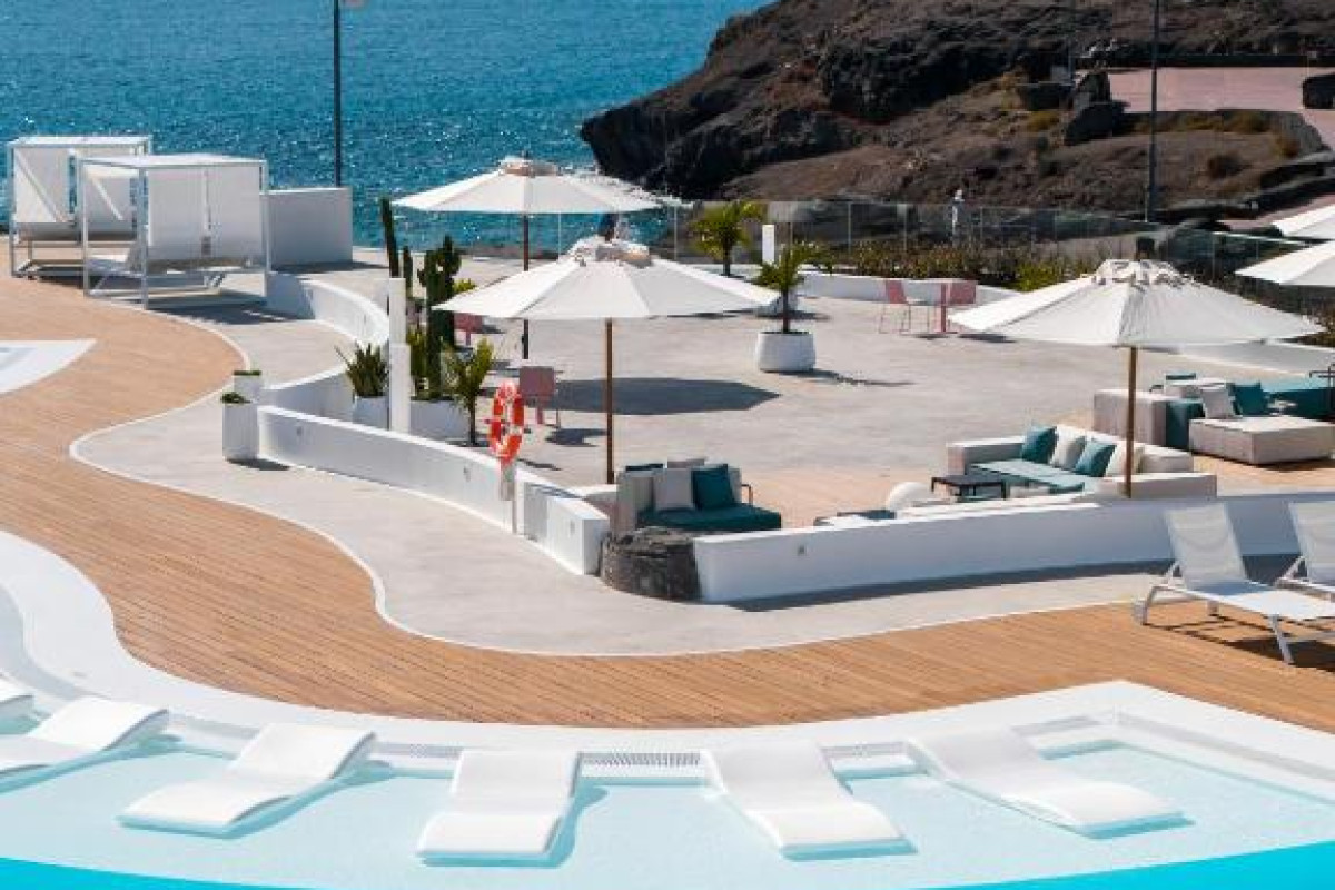 La Cala Suites Hotel