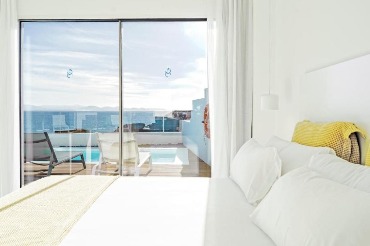 La Cala Suites Hotel