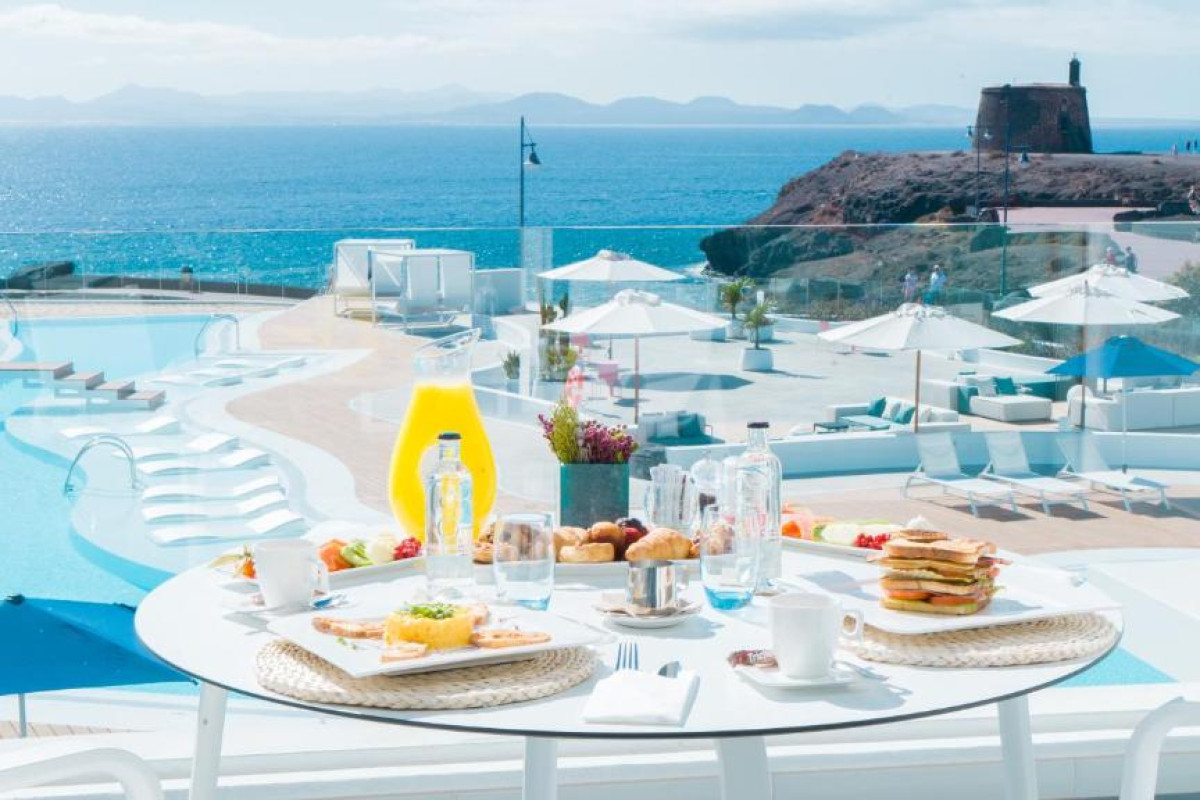 La Cala Suites Hotel