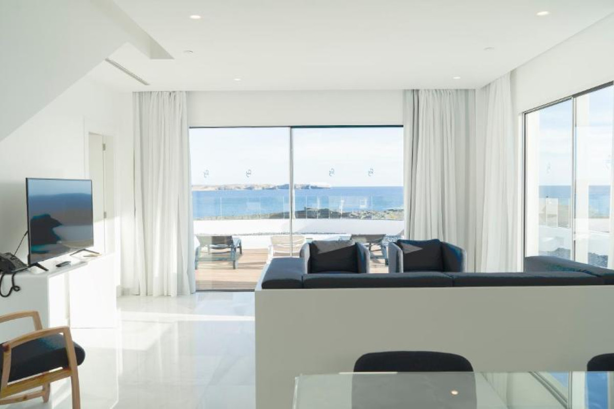 La Cala Suites Hotel