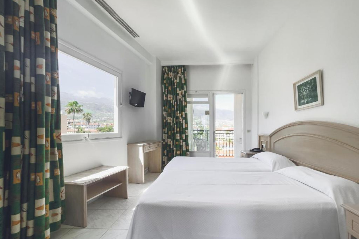 La Carabela Apartamentos