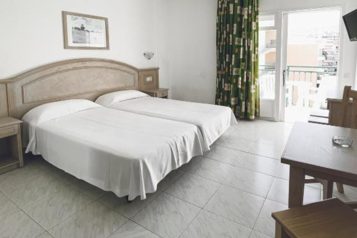 La Carabela Apartamentos