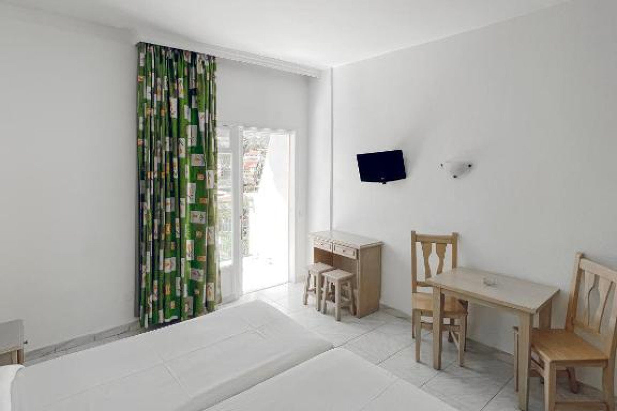 La Carabela Apartamentos