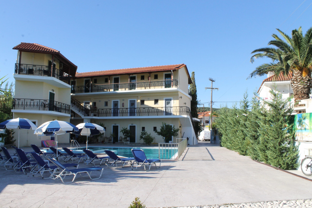 La Carreta Hotel