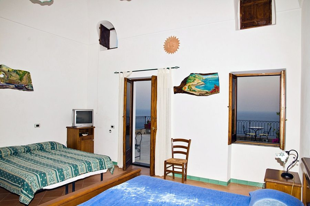 LA CASA DEL MELOGRANO