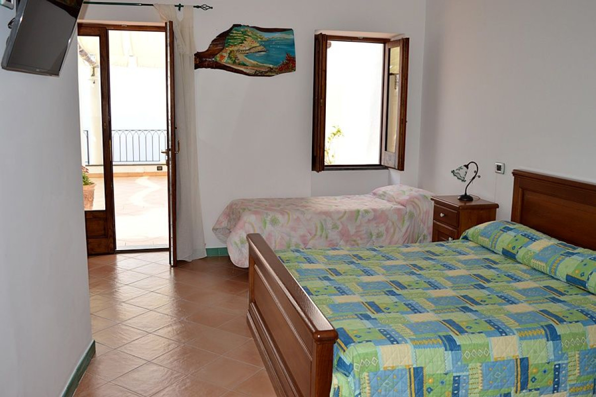 LA CASA DEL MELOGRANO
