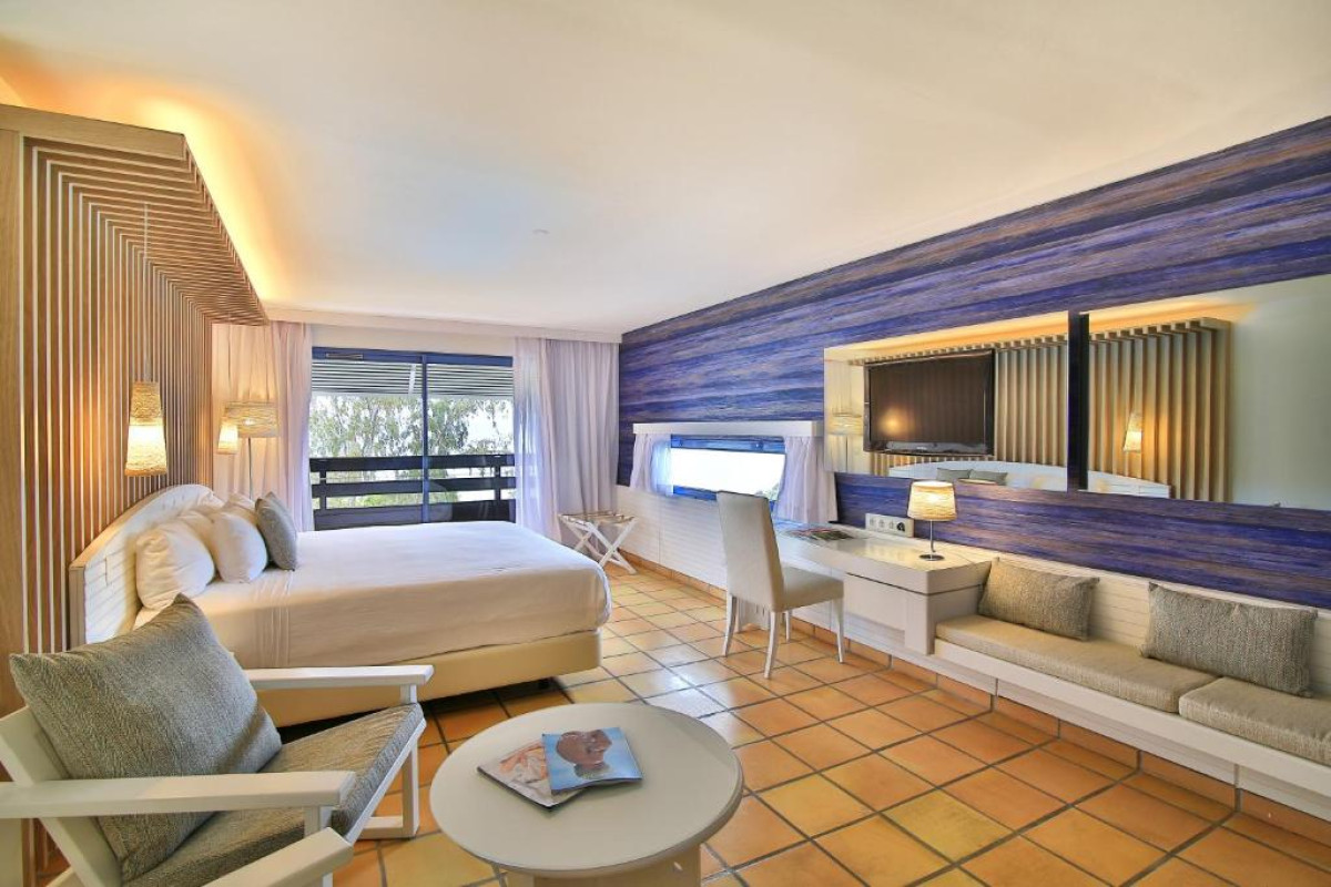 La Creole Beach Hotel & Spa