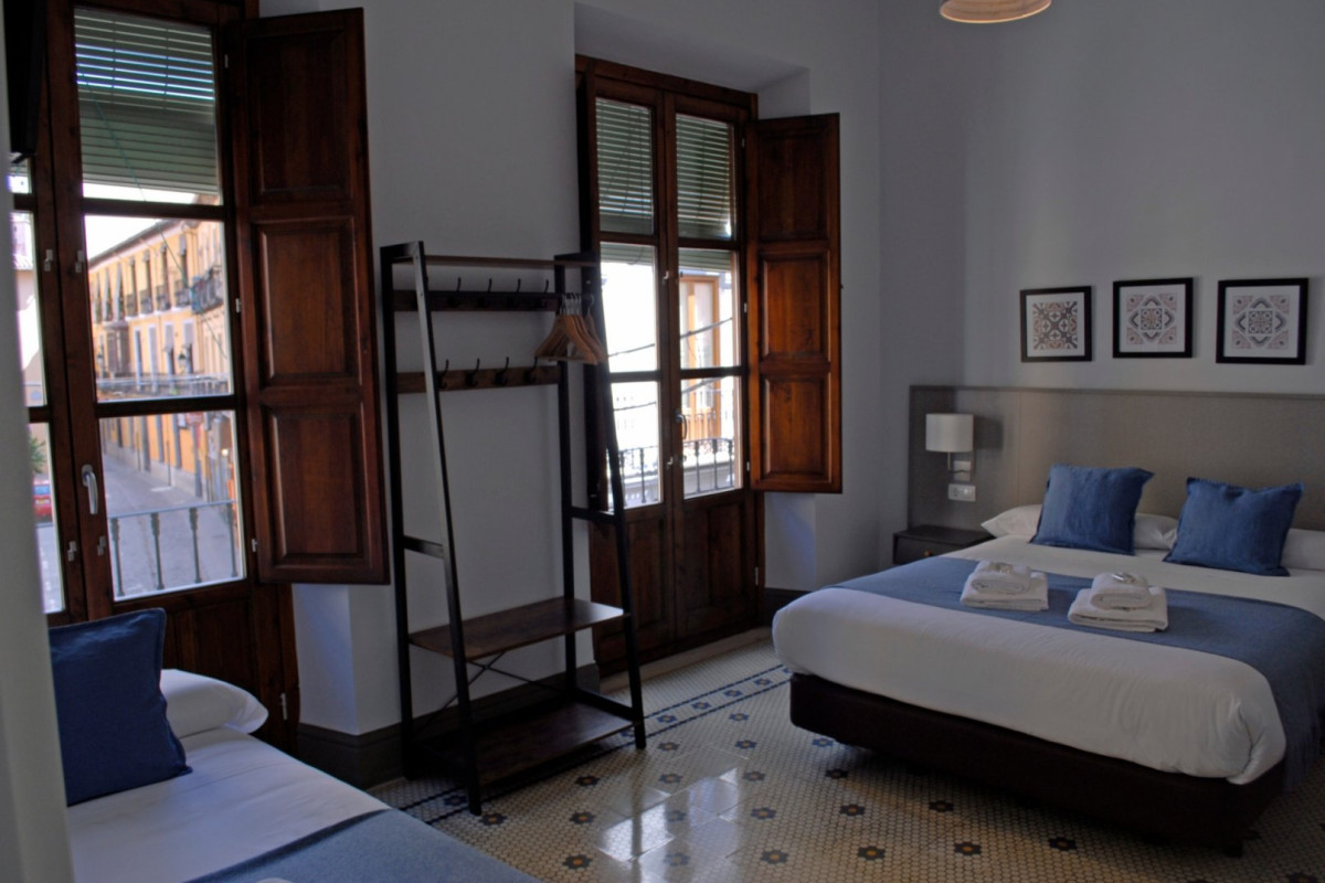 La Perla Granada Suites