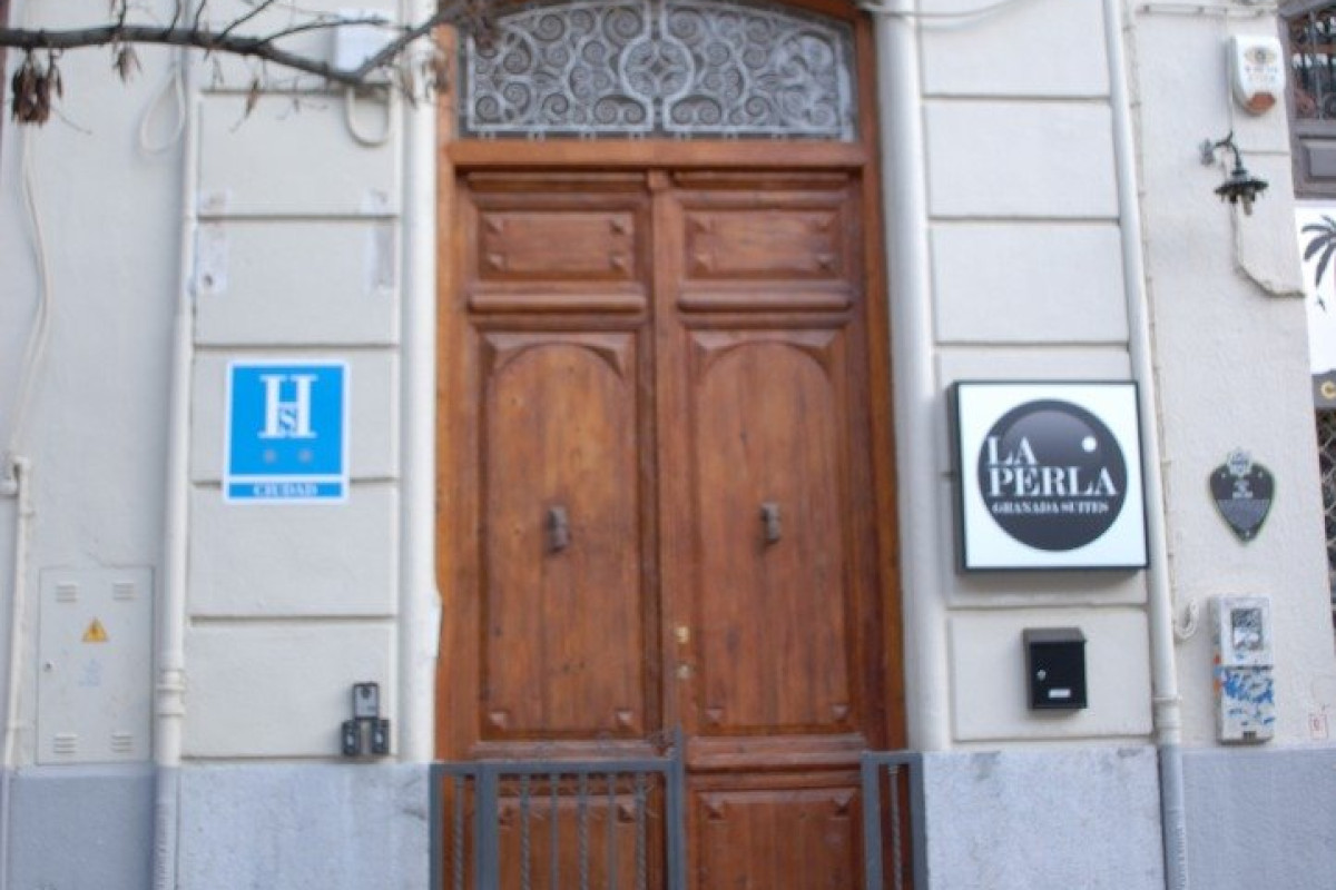 La Perla Granada Suites