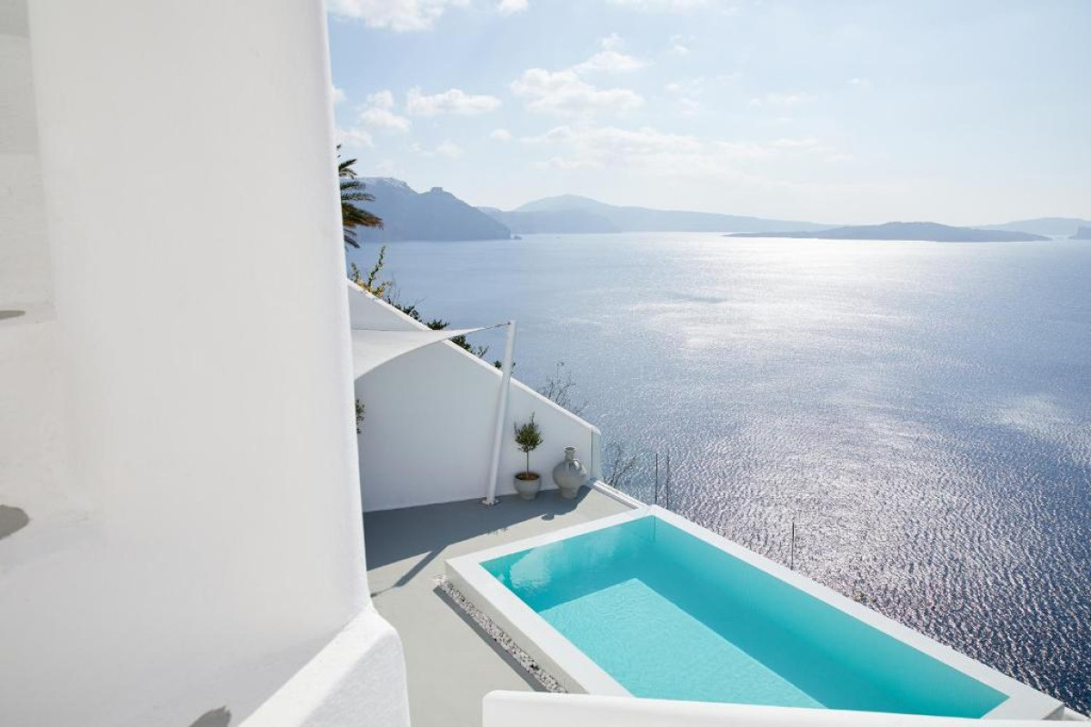 La Perla Villas & Suites