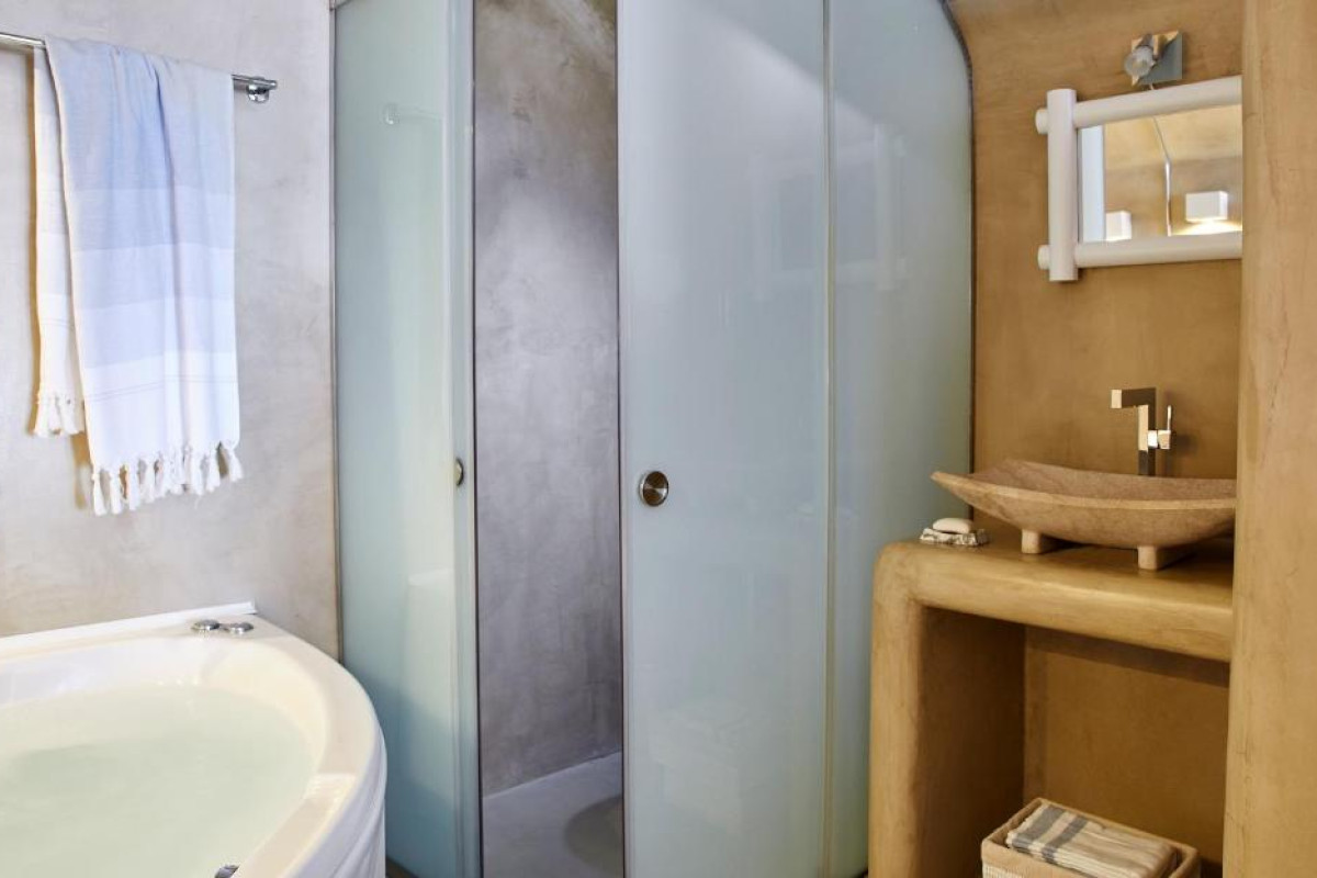 La Perla Villas & Suites