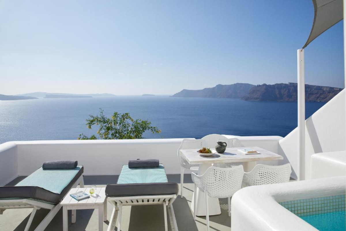 La Perla Villas & Suites