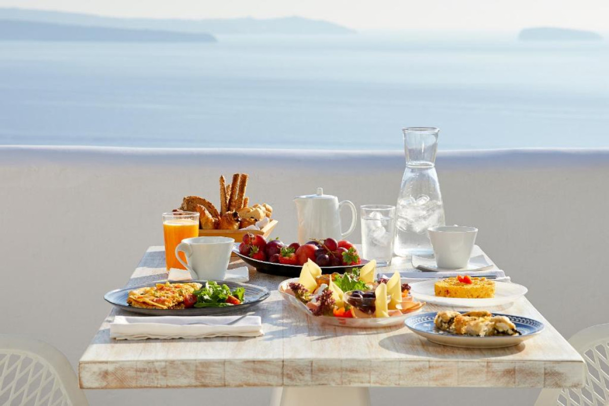 La Perla Villas & Suites