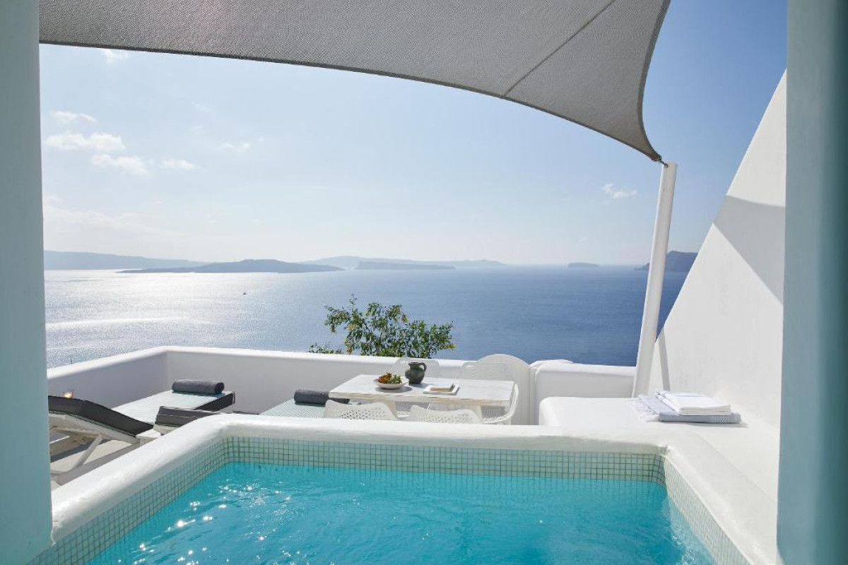 La Perla Villas & Suites