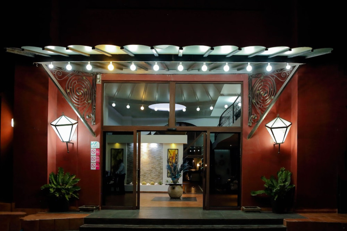 LA POSADA AND BEACH CLUB