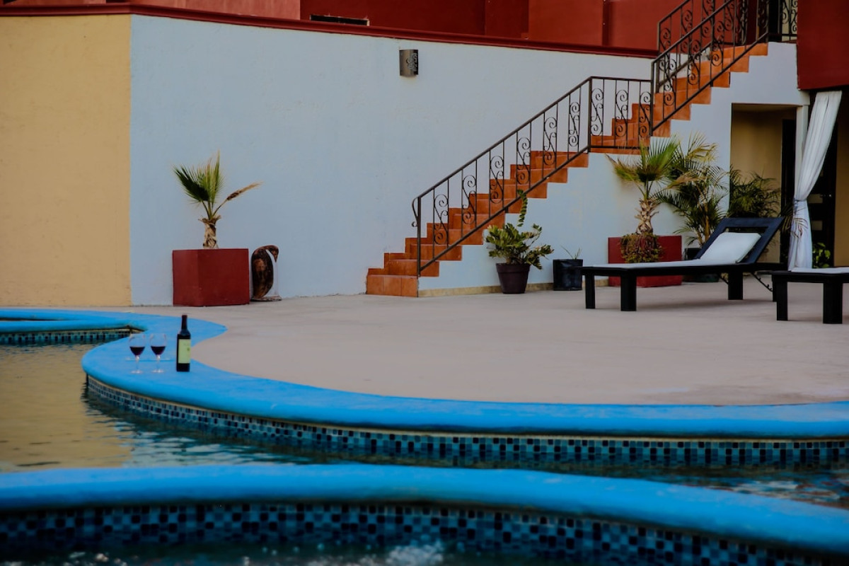 LA POSADA AND BEACH CLUB