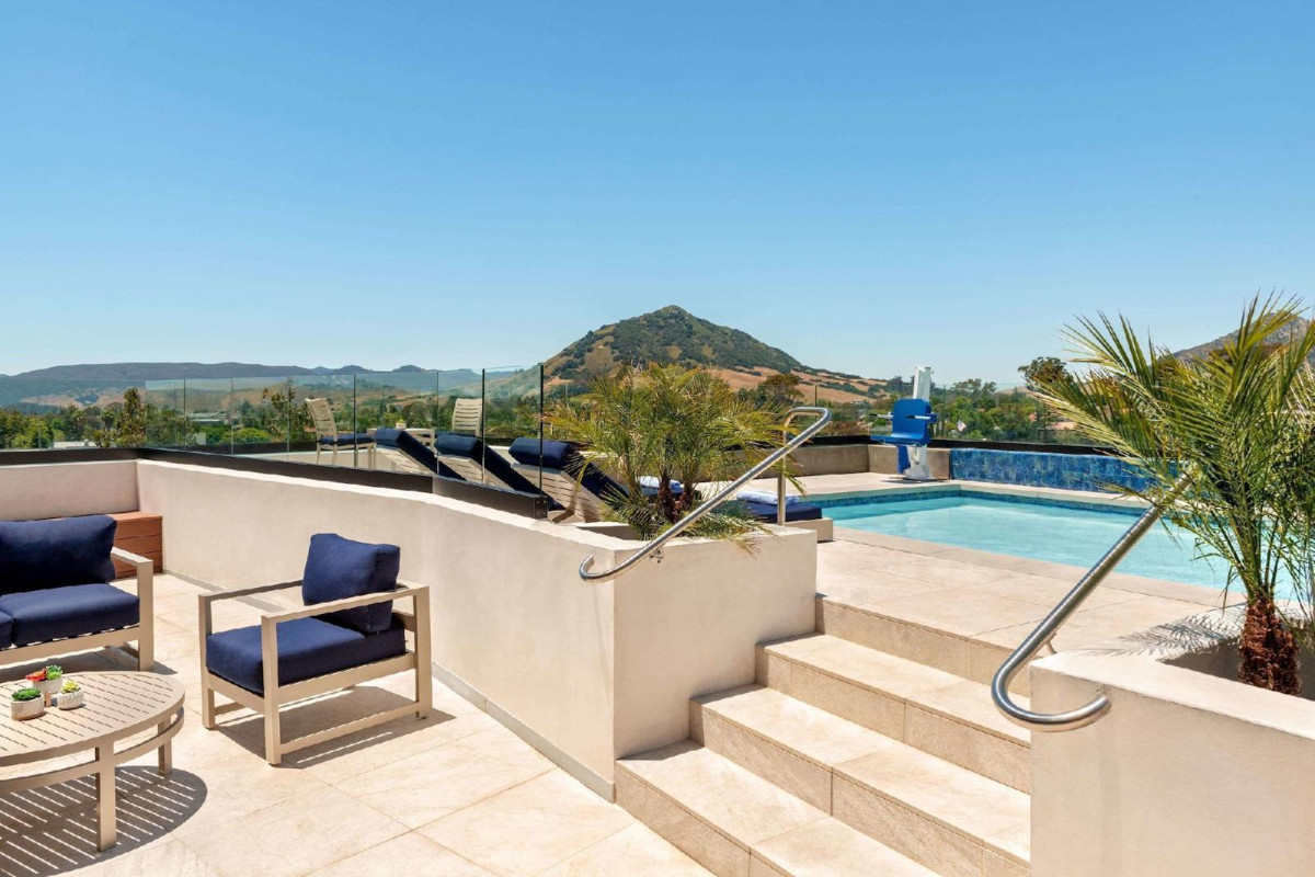 La Quinta Inn & Suites By Wyndham San Luis Obispo Downtown