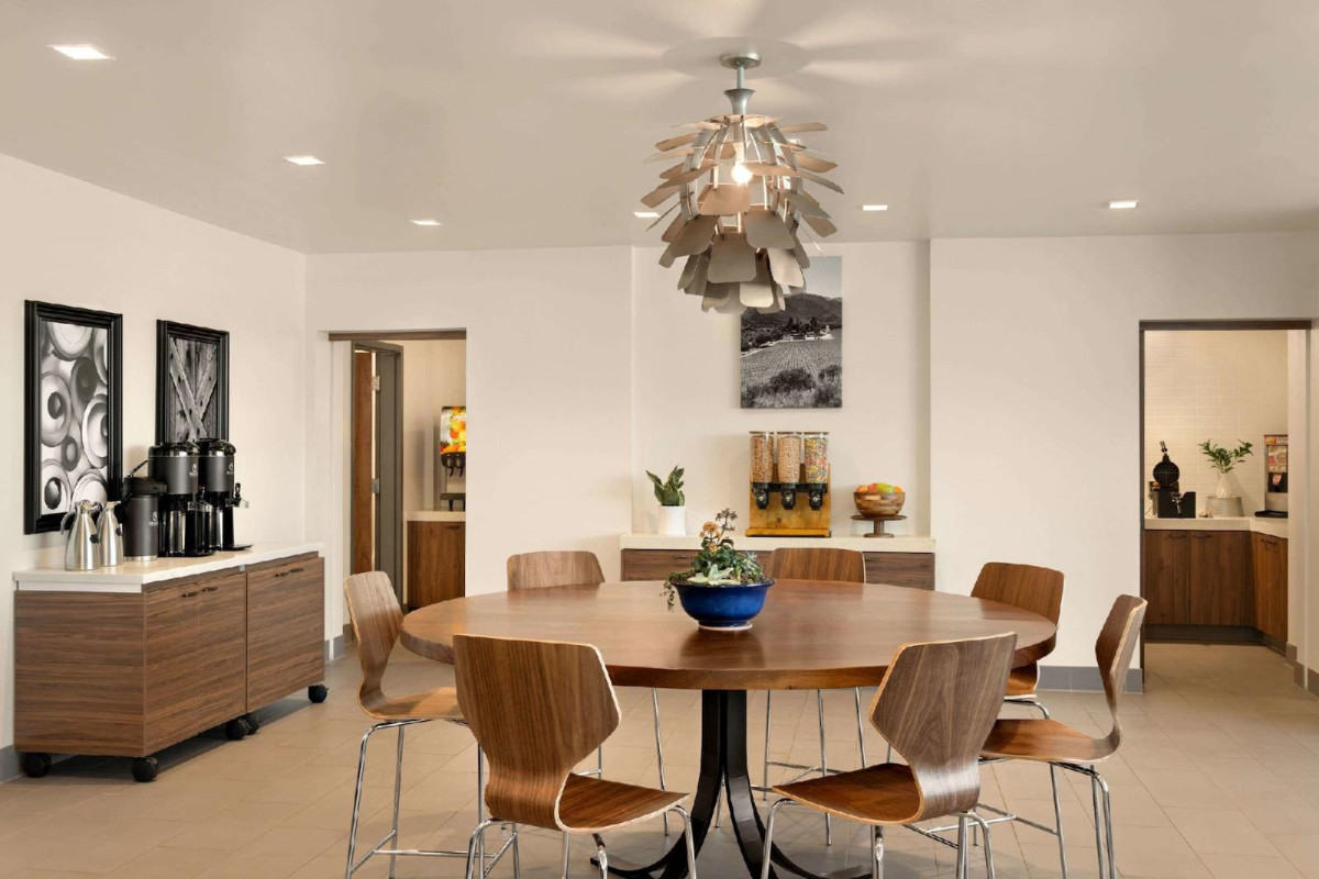 La Quinta Inn & Suites By Wyndham San Luis Obispo Downtown
