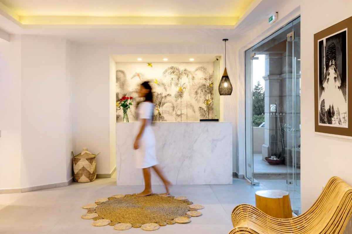 La Stella Apartments & Suites