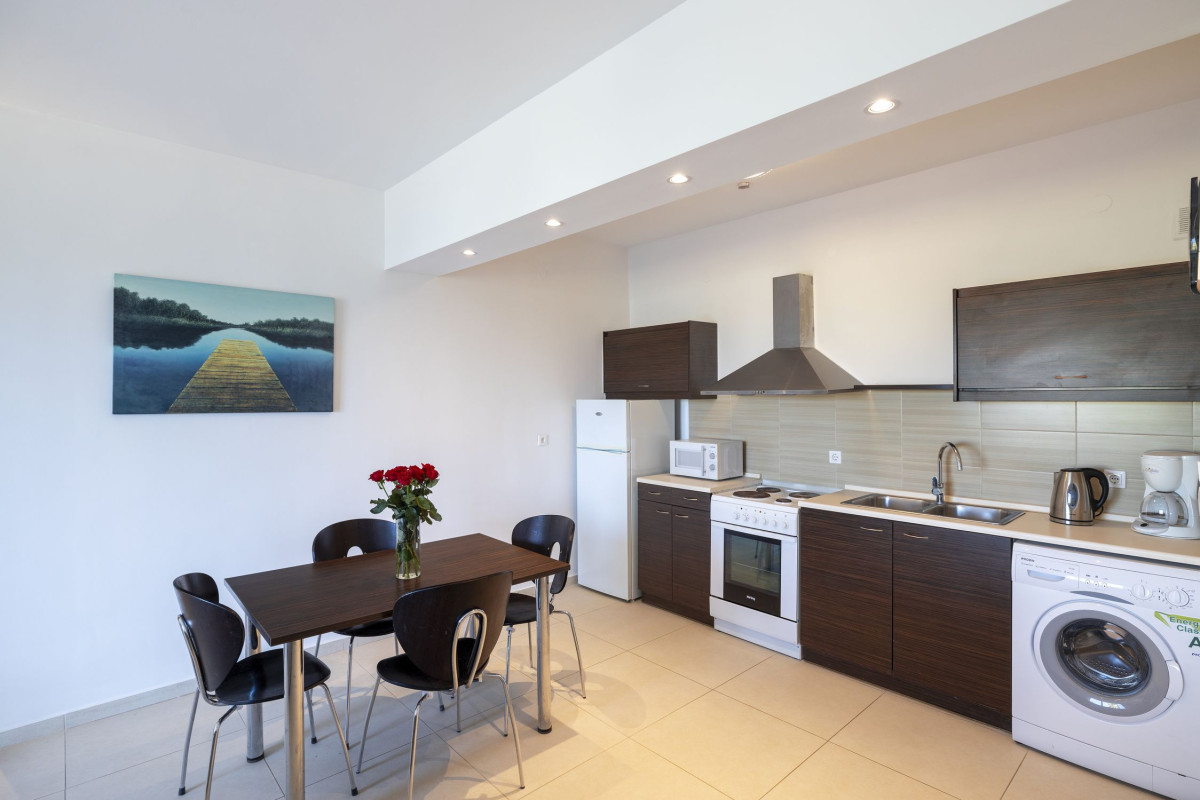 LA STELLA SUITES