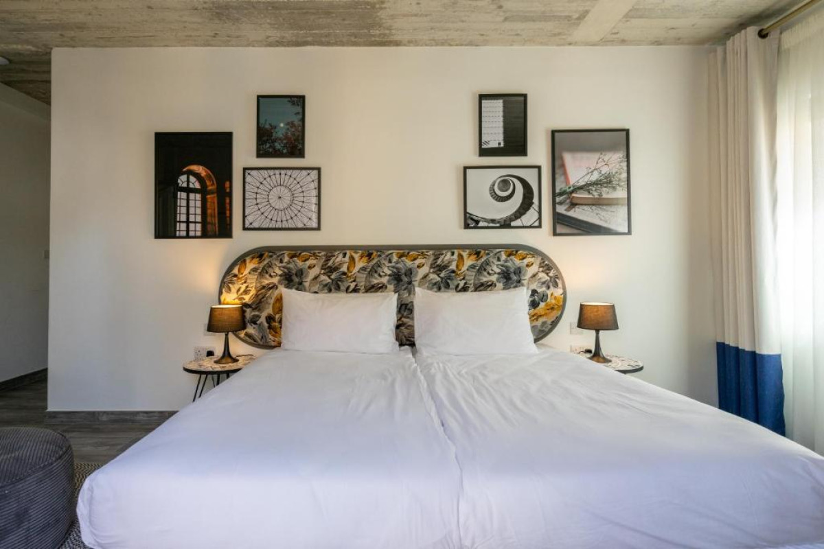 Lady Todd Hotel