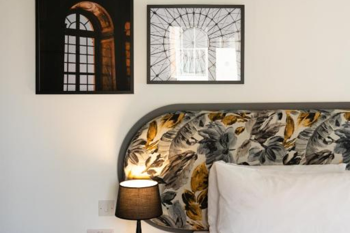 Lady Todd Hotel