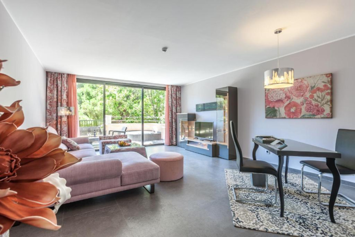 Lago Garden Apart-Suites & Spa Hotel