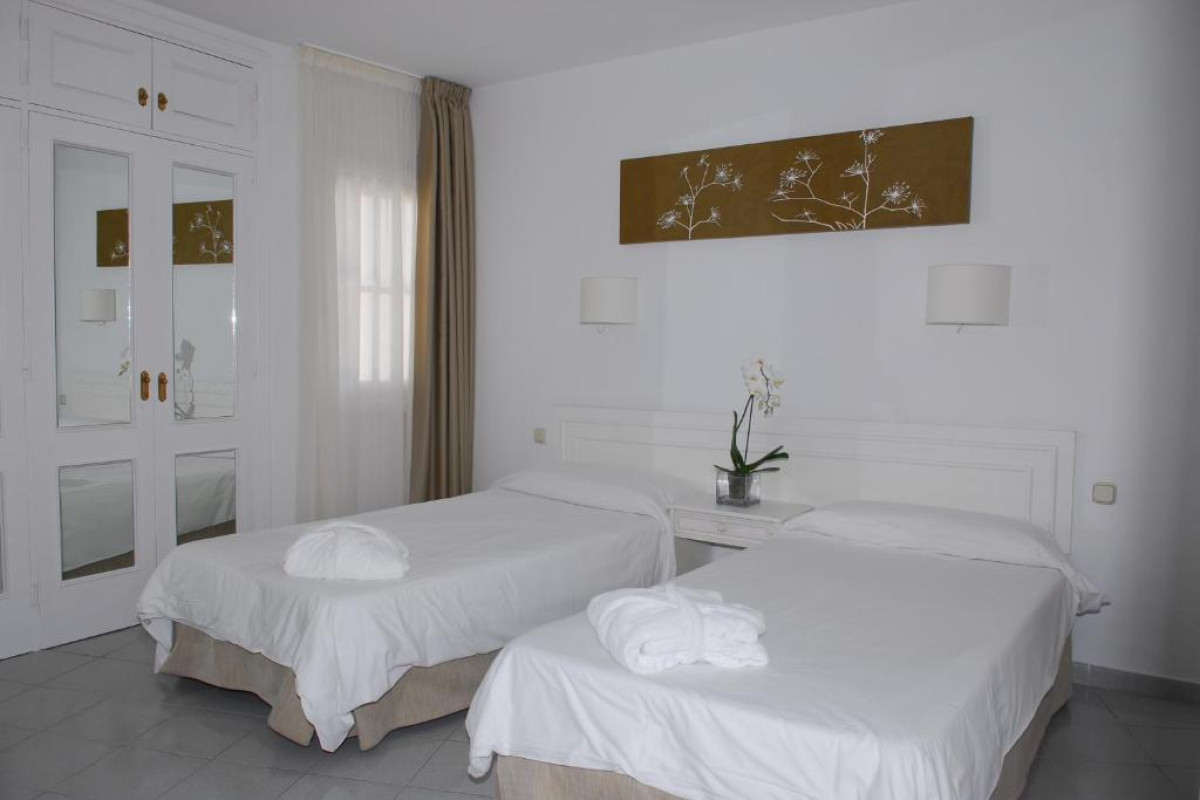 LAGOS DE FANABE BEACH RESORT