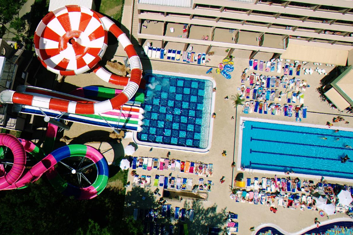 LAGUNA PARK & AQUACLUB