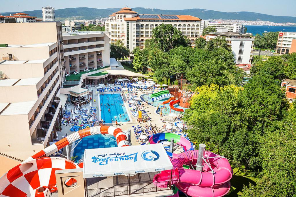 LAGUNA PARK & AQUACLUB