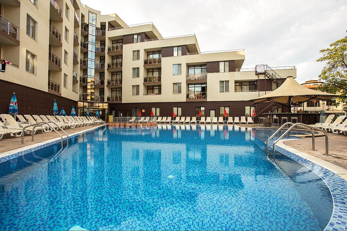 LAGUNA PARK & AQUACLUB