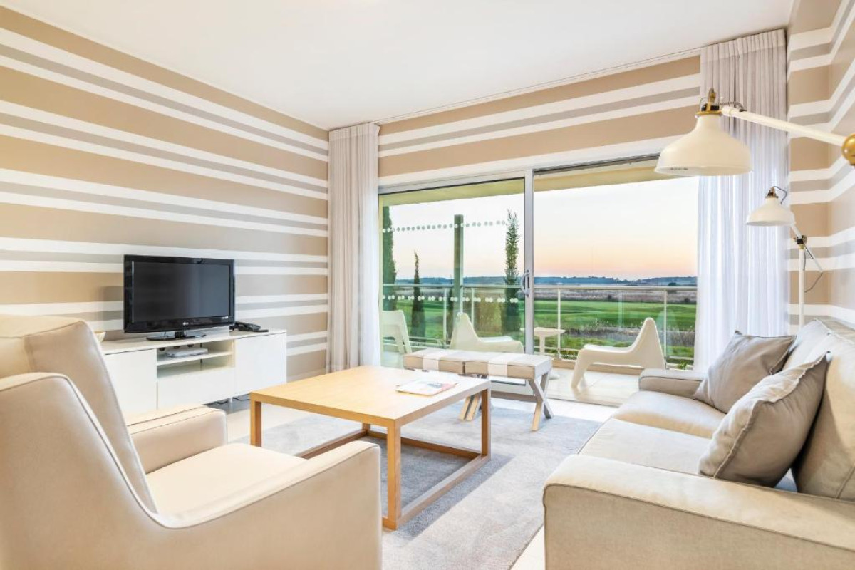 Laguna Resort