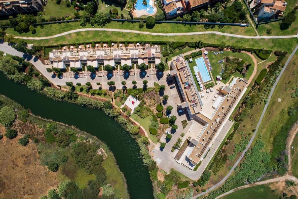 Laguna Resort